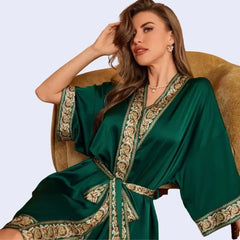 Kimono court uni avec ceinture à motifs en satin couleur verte