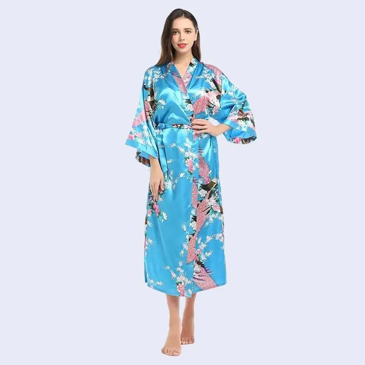 Kimono mi-long brillant imprimé floral en satin couleur bleu turquoise