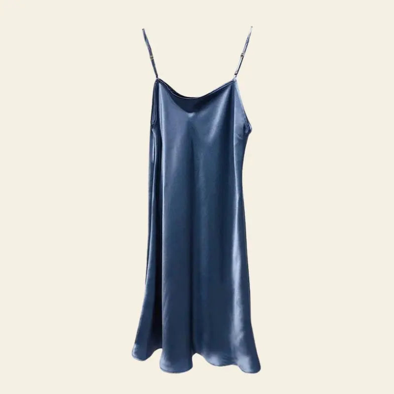 Mini-robe brillante à bretelles fines 100% soie couleur bleu roi