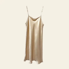 Mini-robe brillante à bretelles fines 100% soie couleur champagne