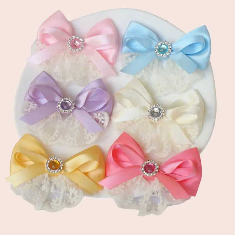 Modèles de nœuds rubans en satin et dentelle