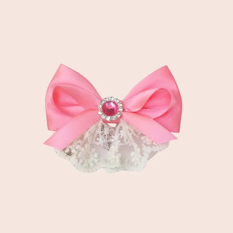 Nœud ruban en satin et dentelle rose