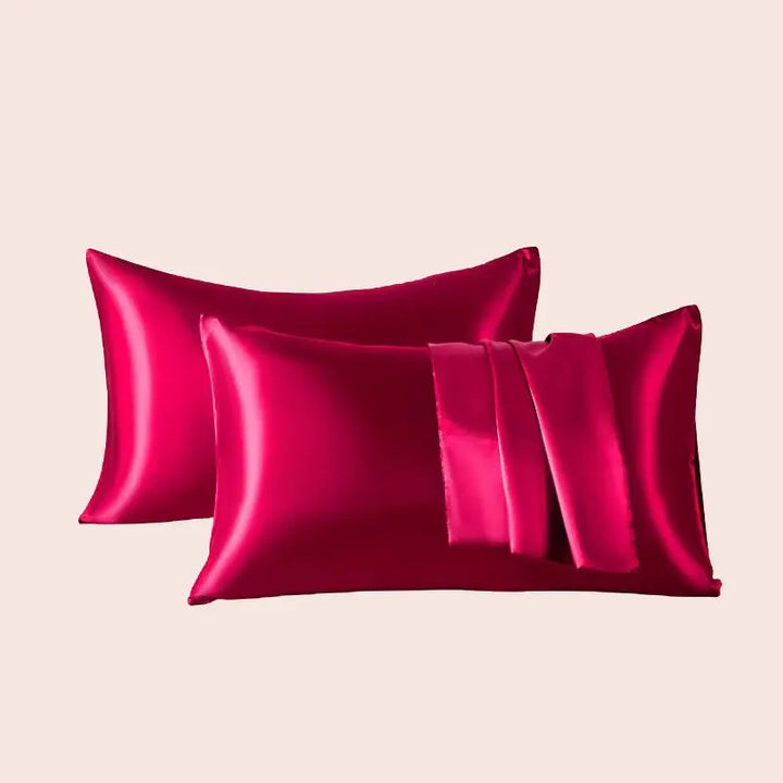 Paire de taies d'oreiller en satin couleur rouge vif