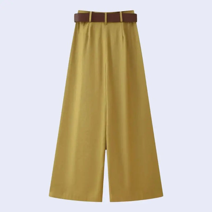 Dos d'un pantalon ample taille haute avec ceinture en satin doré
