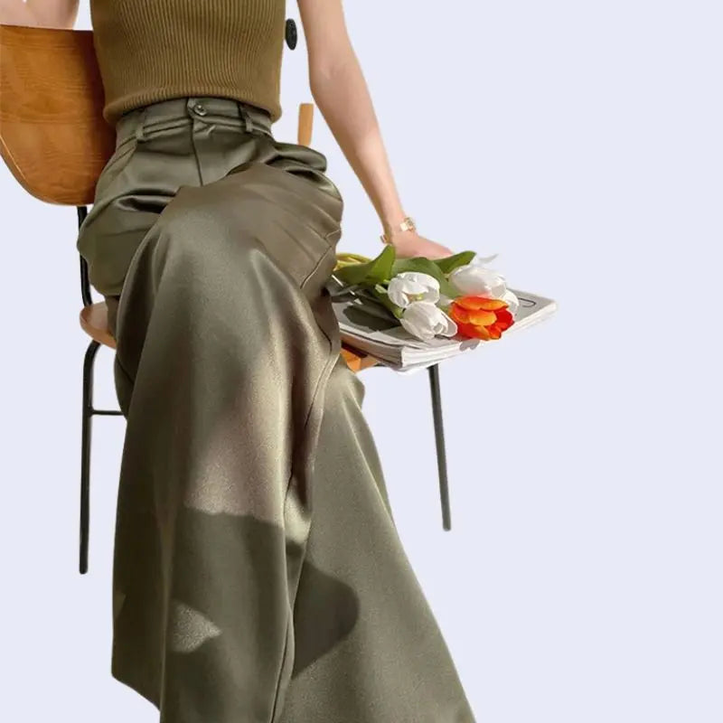 Pantalon long brillant boutonné en satin kaki