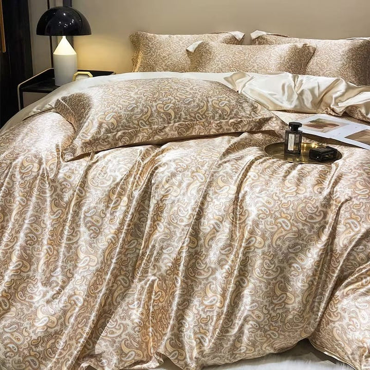 Parure de lit en soie dorée