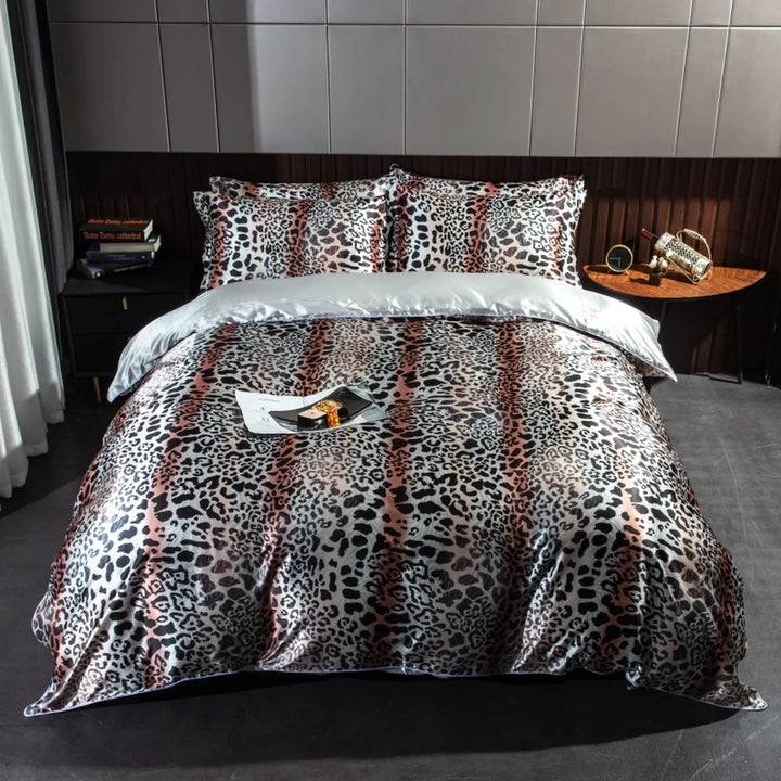 Parure de lit complète motifs jungle en soie | Satin Lifestyle