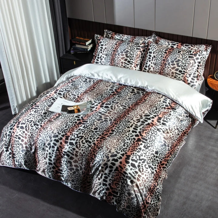 Parure de lit complète motifs jungle en soie | Satin Lifestyle
