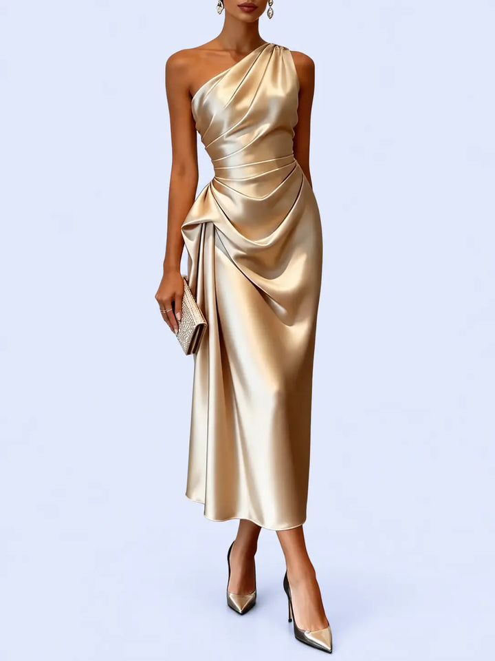 Robe cocktail plissée asymétrique en satin l Satin Lifestyle