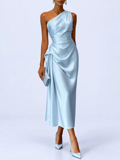 Robe cocktail plissée asymétrique en satin l Satin Lifestyle