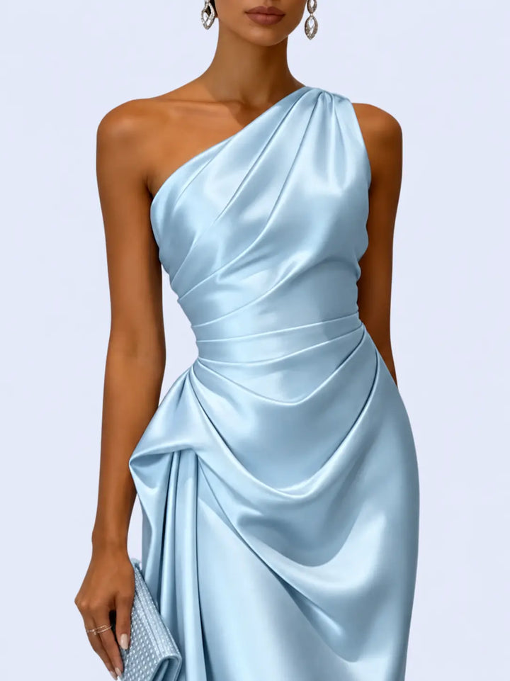 Robe cocktail plissée asymétrique en satin l Satin Lifestyle