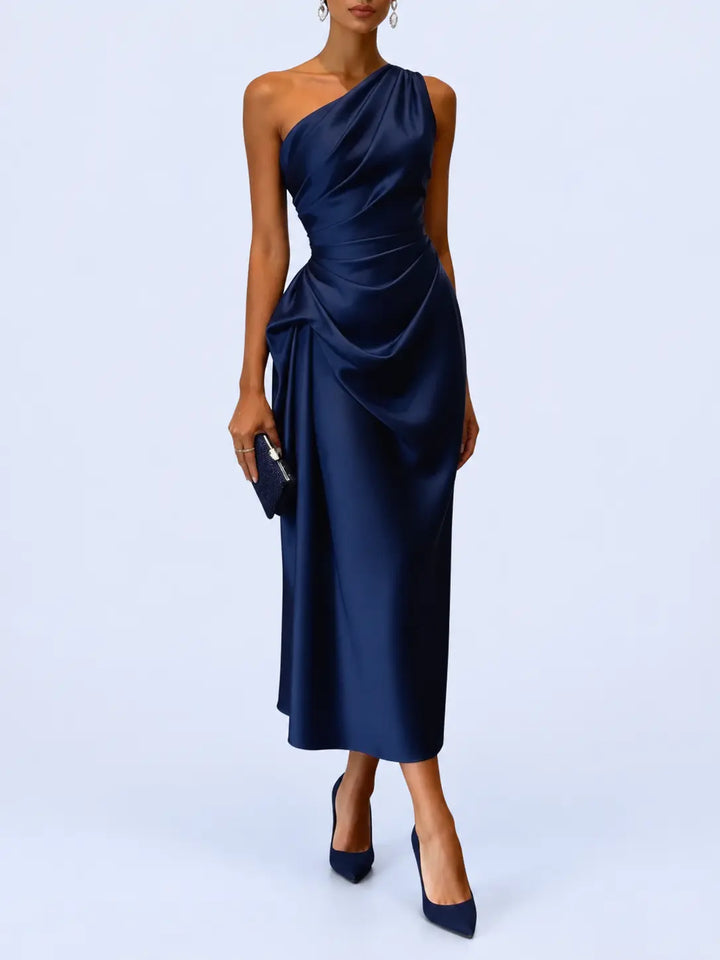 Robe cocktail plissée asymétrique en satin l Satin Lifestyle