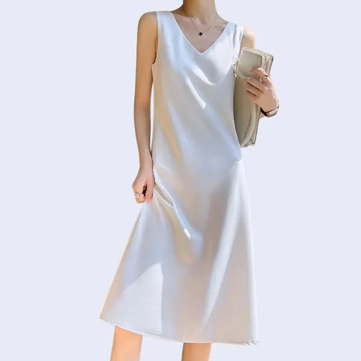 Robe élégante unie sans manches en satin blanc