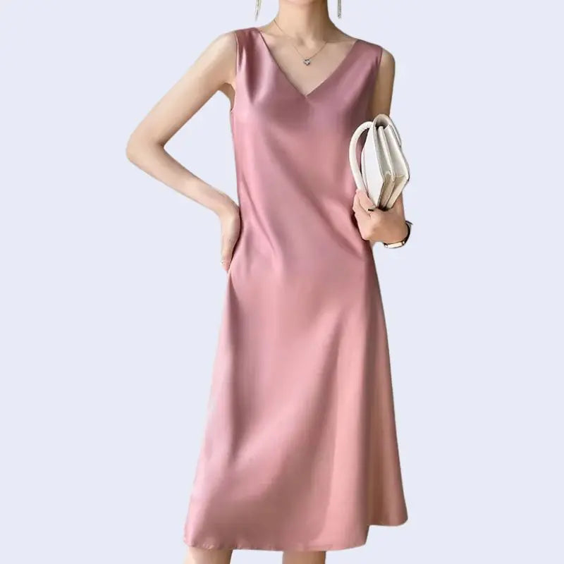 Robe élégante unie sans manches en satin rose