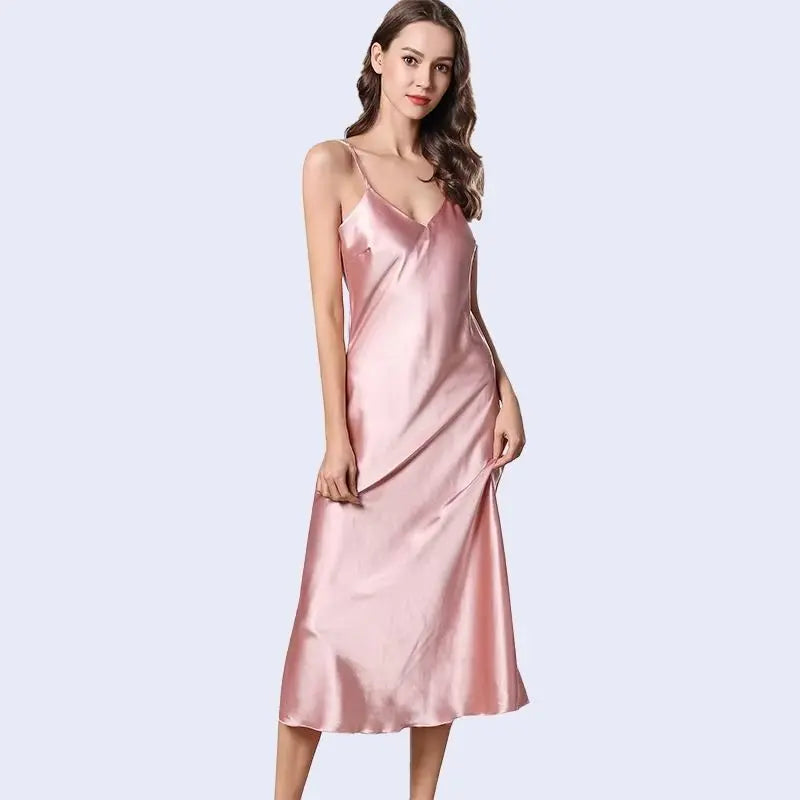 Robe longue élégante unie en satin couleur rose