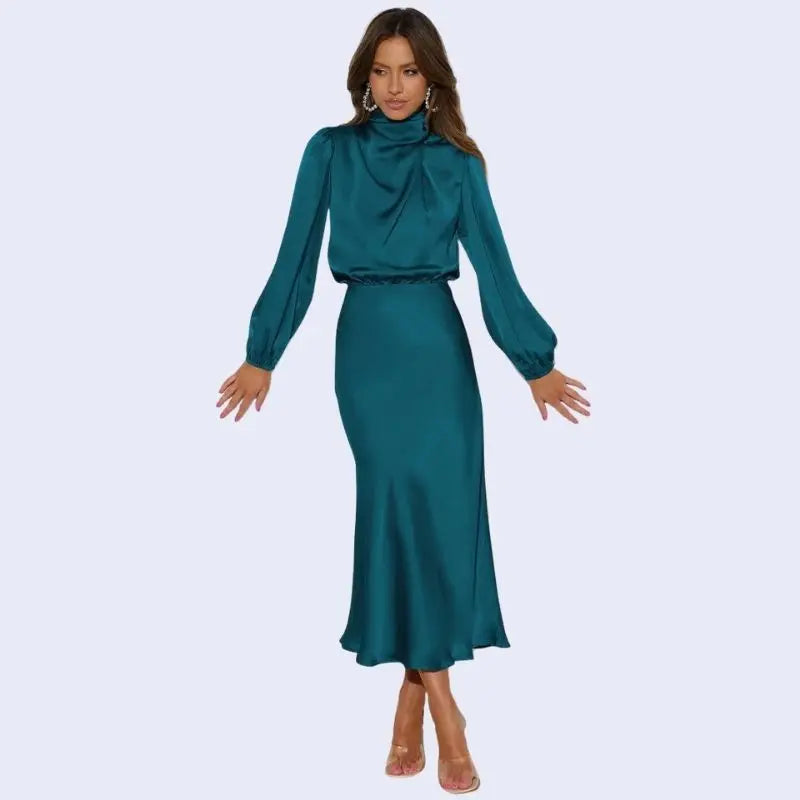 Robe longue manches bouffantes et col montant en satin vert canard