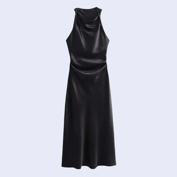 Robe longue sans manches effet plissée en satin couleur noire