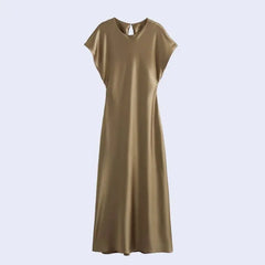 Robe longue unie manches chauve-souris en satin couleur dorée
