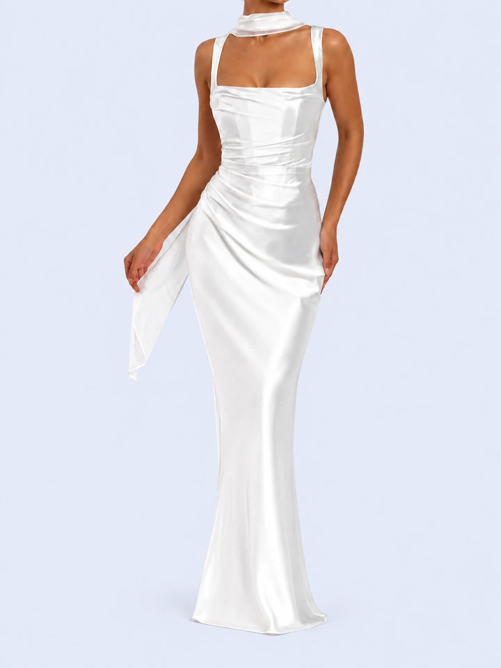 Robe maxi moulante dos nu à lacets en satin | Satin Lifestyle