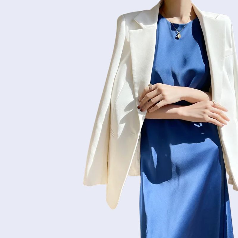 Robe midi sans manches unie en satin bleu