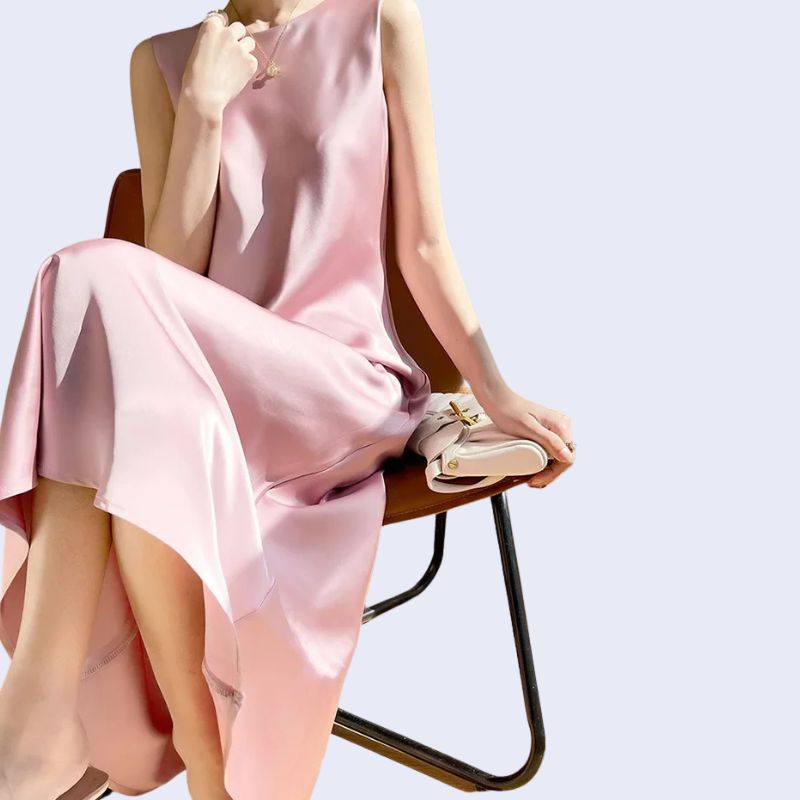 Robe midi sans manches unie en satin rose