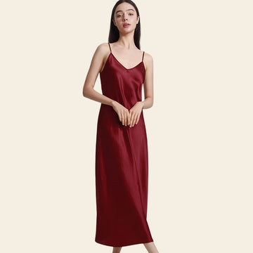 Robe de nuit longue unie en soie véritable bordeaux