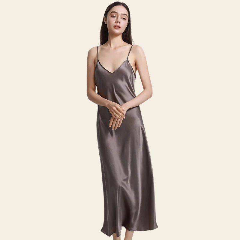 Robe de nuit longue unie en soie véritable grise