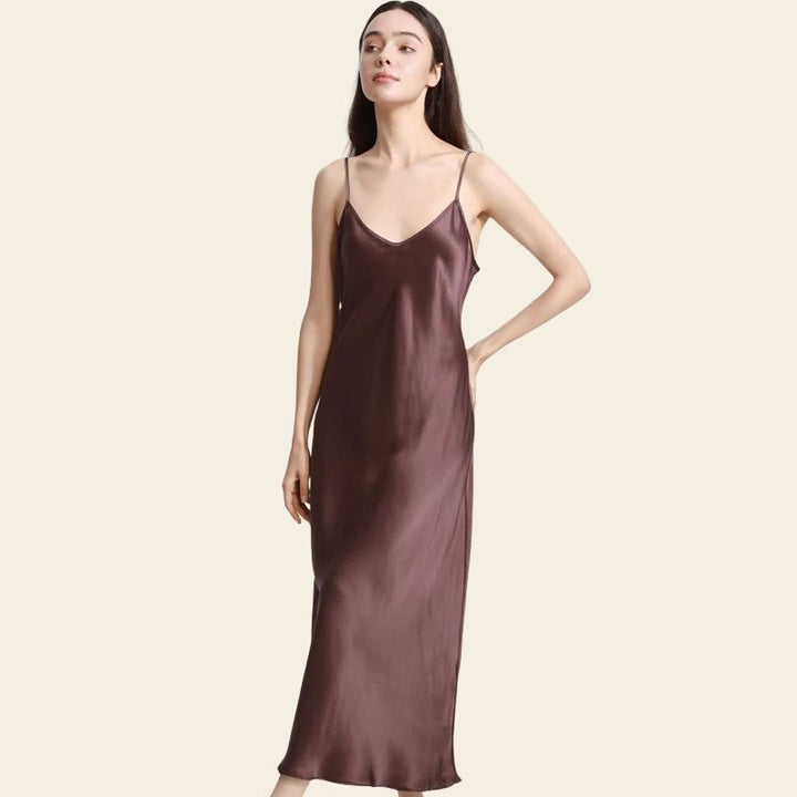 Robe de nuit longue unie en soie véritable marron