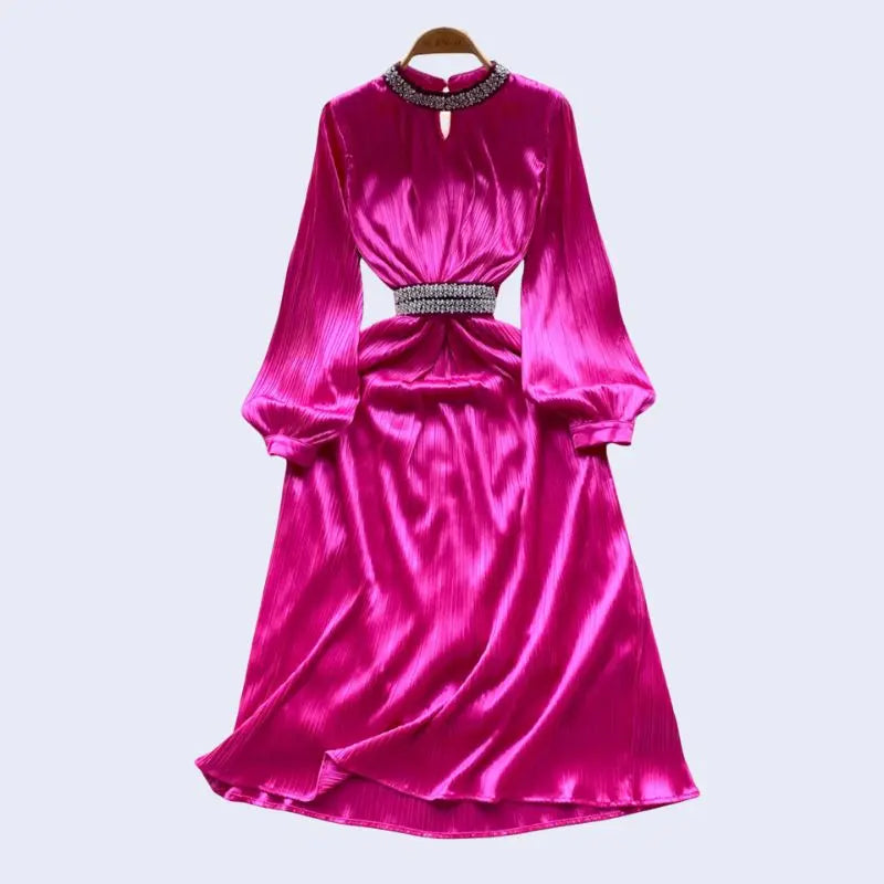 Robe de soirée longue avec diamants en satin rose fushia