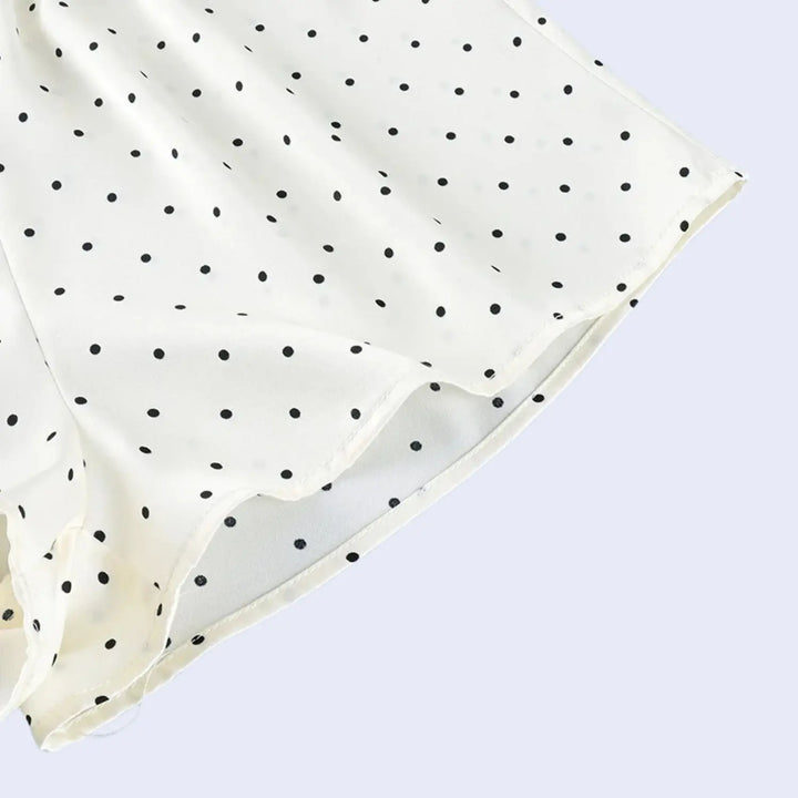 Short blanc à pois noirs en satin l Satin Lifestyle