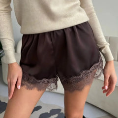 Short court uni en satin et dentelle marron l Satin Lifestyle