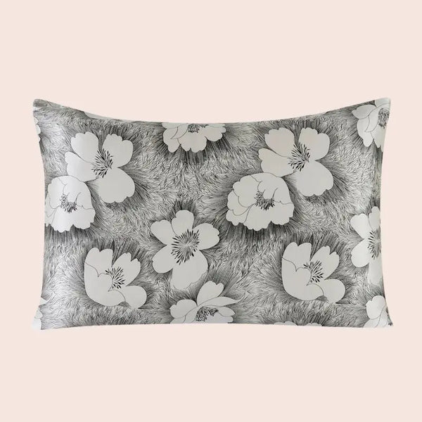 Taie d’oreiller en soie fleurs blanches contrastées