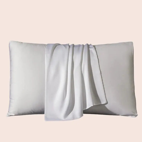 Taie d'oreiller blanche en soie de mûrier naturelle