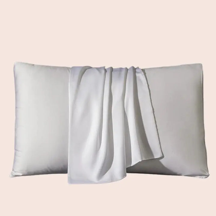 Taie d'oreiller blanche en soie de mûrier naturelle